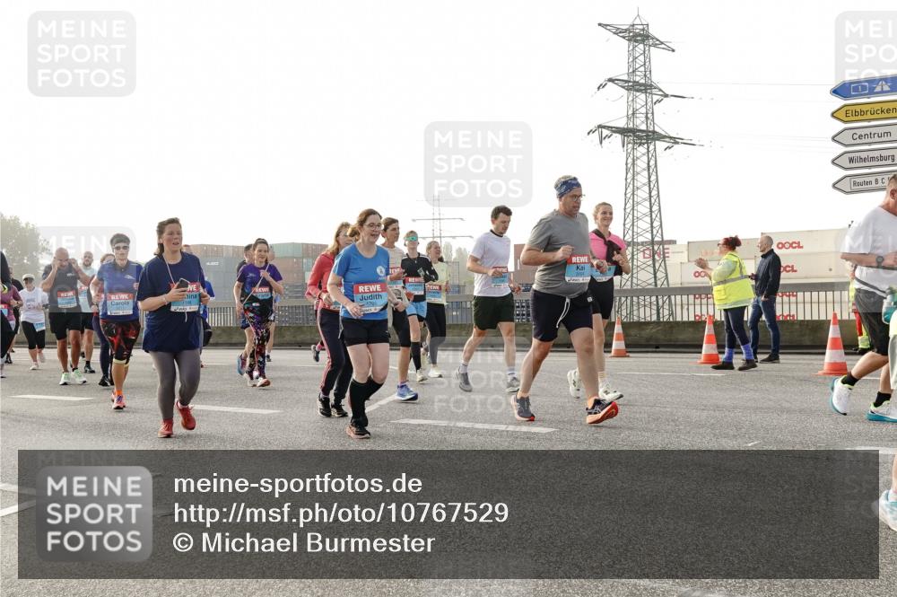 03.10.2026 - Köhlbrandbrückenlauf Michael Burmester http://msf.ph/oto/10767529 03.10.2026 09:24:34 Position 3  meine-sportfotos.de