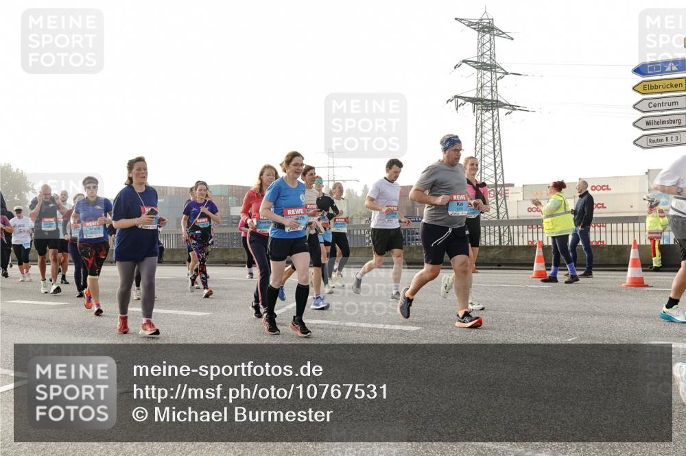 03.10.2026 - Köhlbrandbrückenlauf Michael Burmester http://msf.ph/oto/10767531 03.10.2026 09:24:34 Position 3  meine-sportfotos.de