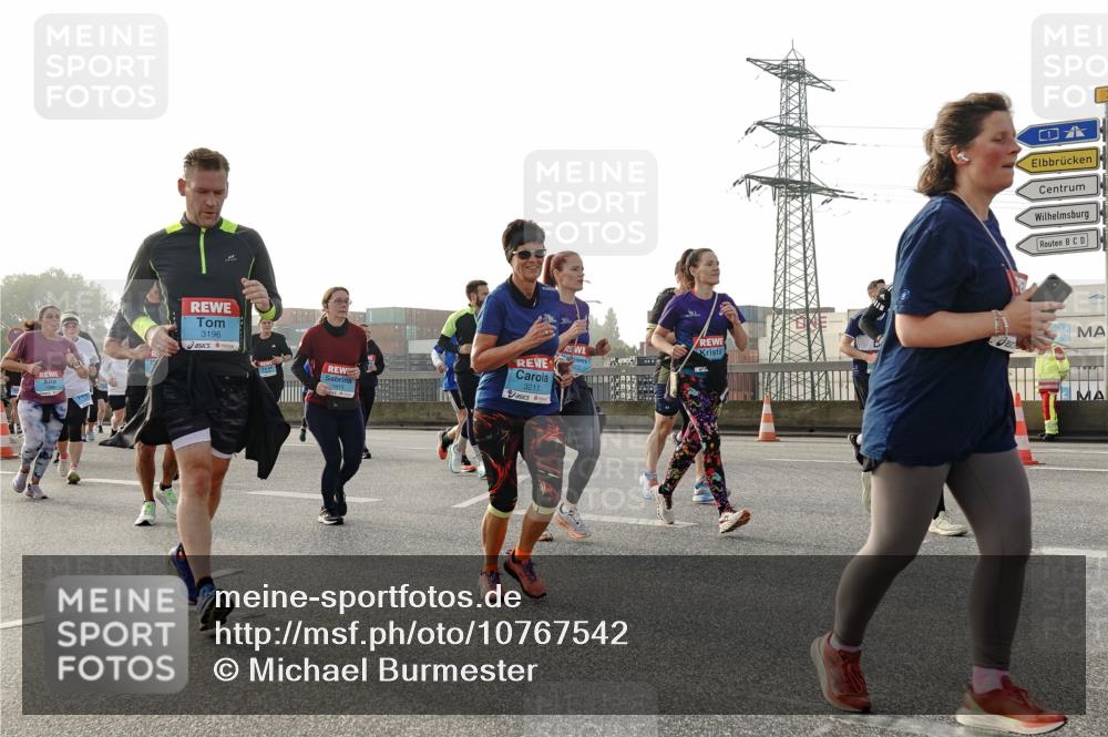 03.10.2026 - Köhlbrandbrückenlauf Michael Burmester http://msf.ph/oto/10767542 03.10.2026 09:24:37 Position 3 3196, 1915, 3211 meine-sportfotos.de