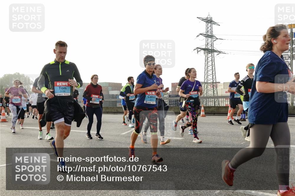 03.10.2026 - Köhlbrandbrückenlauf Michael Burmester http://msf.ph/oto/10767543 03.10.2026 09:24:37 Position 3 3196, 3211, 3 meine-sportfotos.de