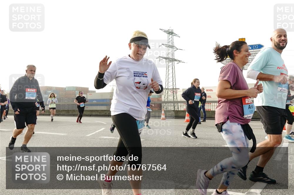 03.10.2026 - Köhlbrandbrückenlauf Michael Burmester http://msf.ph/oto/10767564 03.10.2026 09:24:40 Position 3 3218, 115, 1399 meine-sportfotos.de