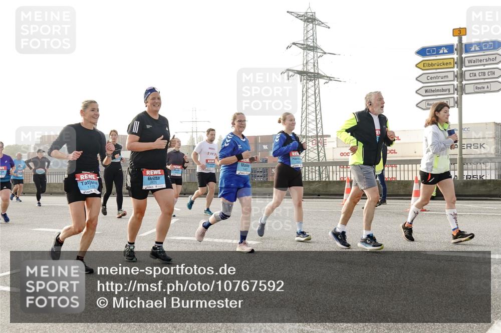 03.10.2026 - Köhlbrandbrückenlauf Michael Burmester http://msf.ph/oto/10767592 03.10.2026 09:24:46 Position 3 2825, 1103, 3 meine-sportfotos.de