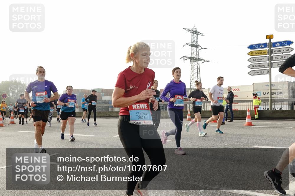03.10.2026 - Köhlbrandbrückenlauf Michael Burmester http://msf.ph/oto/10767607 03.10.2026 09:24:47 Position 3 3826, 3719, 3 meine-sportfotos.de