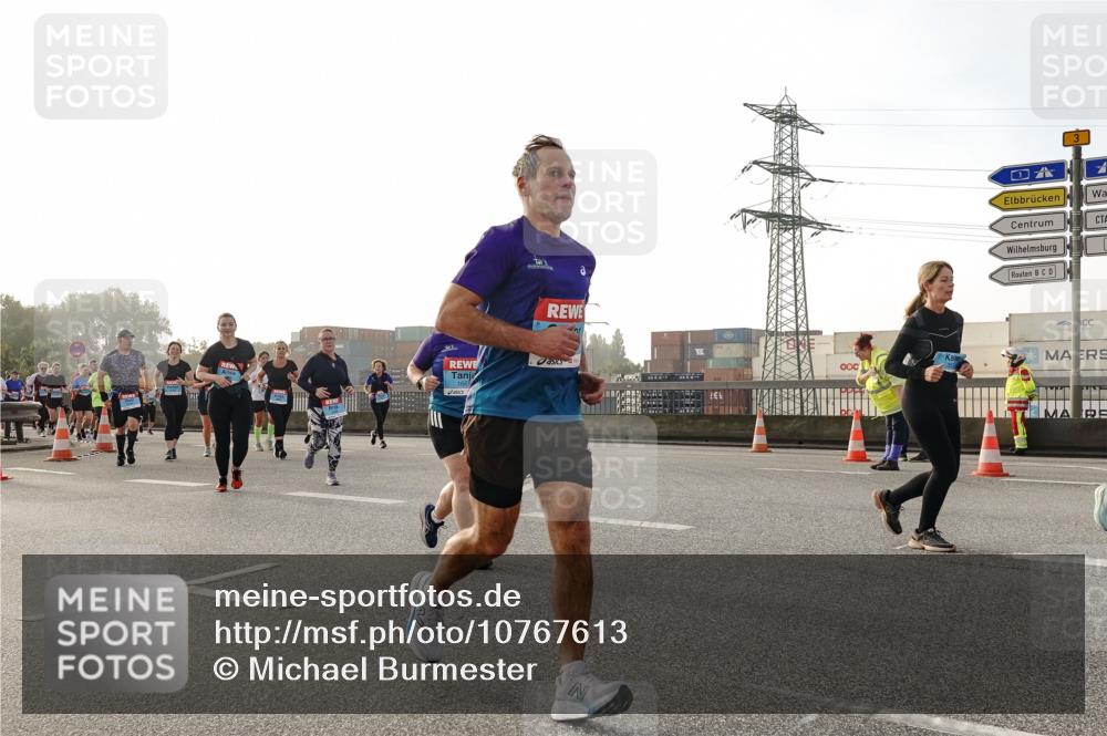 03.10.2026 - Köhlbrandbrückenlauf Michael Burmester http://msf.ph/oto/10767613 03.10.2026 09:24:48 Position 3 1 meine-sportfotos.de