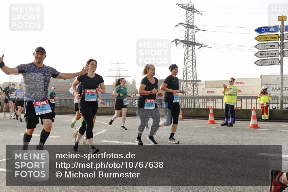 03.10.2026 - Köhlbrandbrückenlauf Michael Burmester http://msf.ph/oto/10767638 03.10.2026 09:24:52 Position 3 3193, 3589, 3, 3662 meine-sportfotos.de