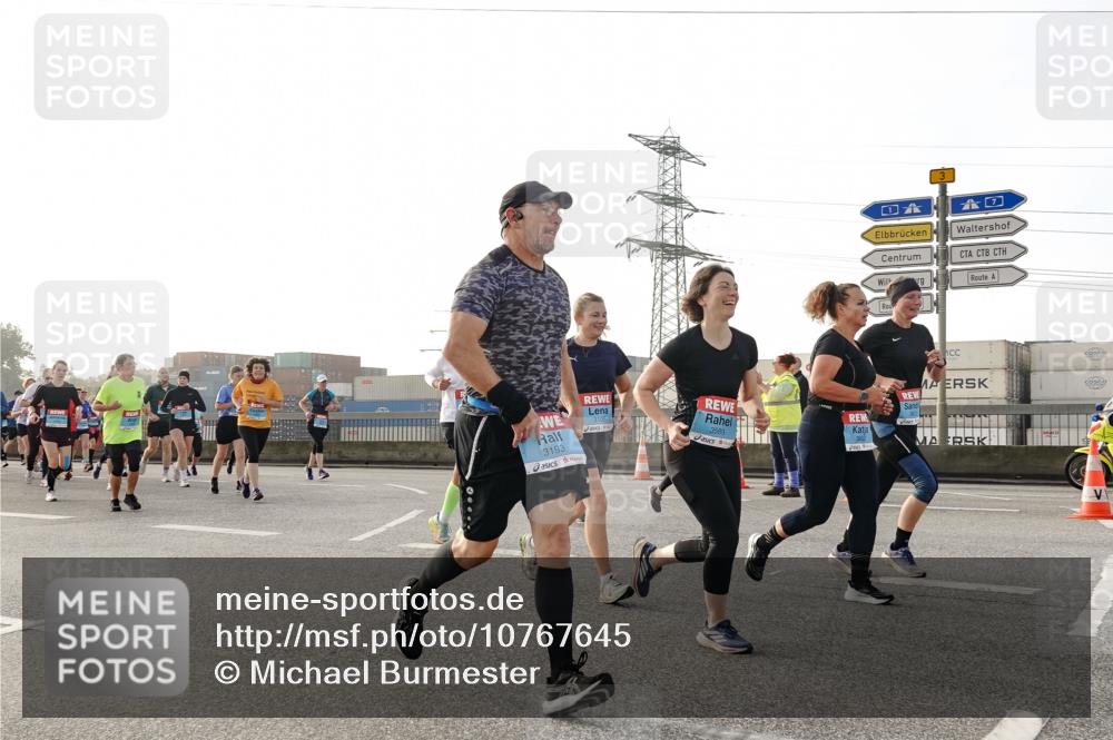 03.10.2026 - Köhlbrandbrückenlauf Michael Burmester http://msf.ph/oto/10767645 03.10.2026 09:24:53 Position 3 3193, 3, 3589 meine-sportfotos.de
