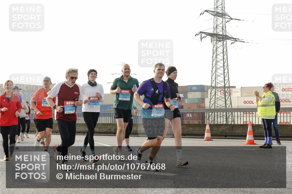 03.10.2026 - Köhlbrandbrückenlauf Michael Burmester http://msf.ph/oto/10767668 03.10.2026 09:24:57 Position 3 3273, 3133, 3045, 1869 meine-sportfotos.de