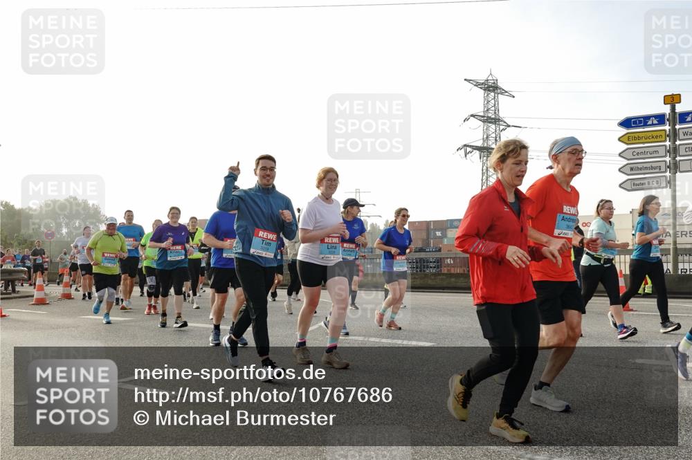 03.10.2026 - Köhlbrandbrückenlauf Michael Burmester http://msf.ph/oto/10767686 03.10.2026 09:24:59 Position 3 3219, 00, 3647 meine-sportfotos.de