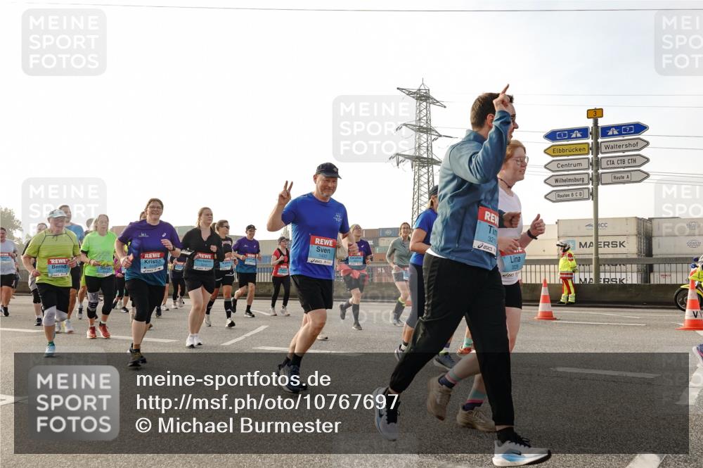 03.10.2026 - Köhlbrandbrückenlauf Michael Burmester http://msf.ph/oto/10767697 03.10.2026 09:25:01 Position 3 1492, 321, 3228 meine-sportfotos.de