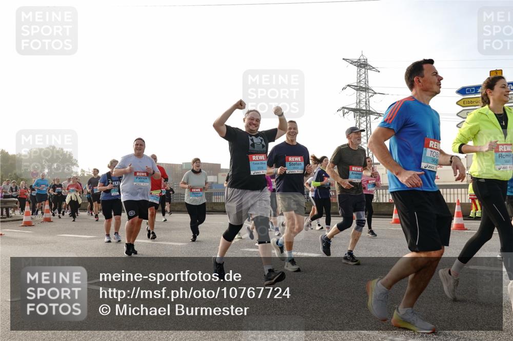 03.10.2026 - Köhlbrandbrückenlauf Michael Burmester http://msf.ph/oto/10767724 03.10.2026 09:25:04 Position 3 3339, 3641, 364 meine-sportfotos.de