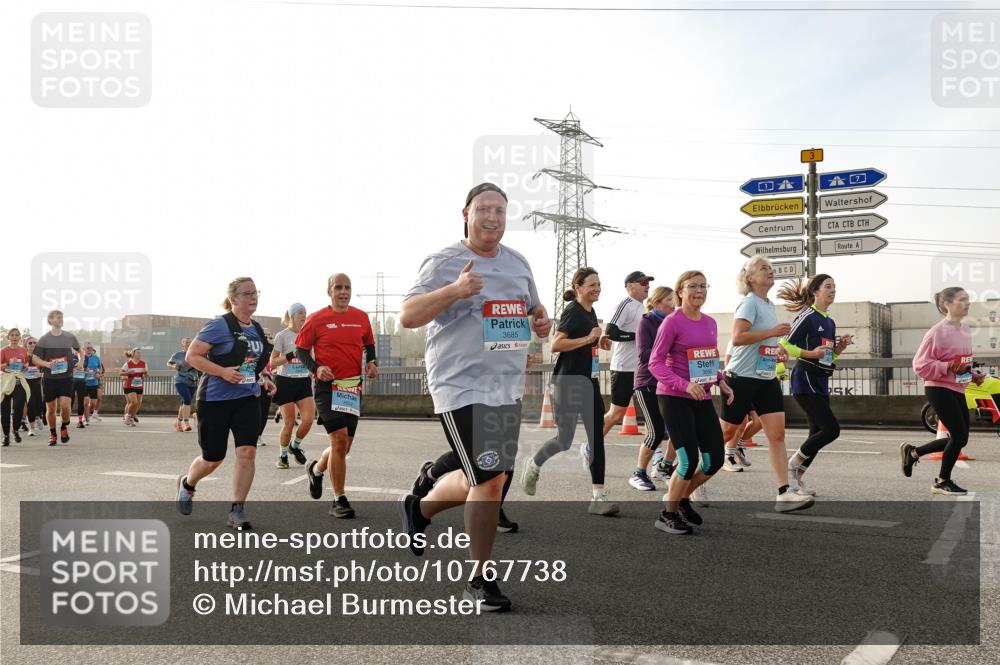 03.10.2026 - Köhlbrandbrückenlauf Michael Burmester http://msf.ph/oto/10767738 03.10.2026 09:25:06 Position 3 20, 3685 meine-sportfotos.de