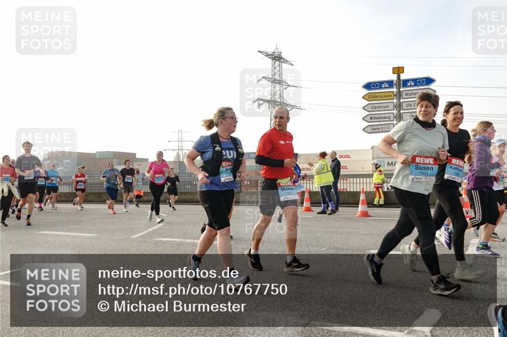 03.10.2026 - Köhlbrandbrückenlauf Michael Burmester http://msf.ph/oto/10767750 03.10.2026 09:25:07 Position 3 3, 1909, 198 meine-sportfotos.de