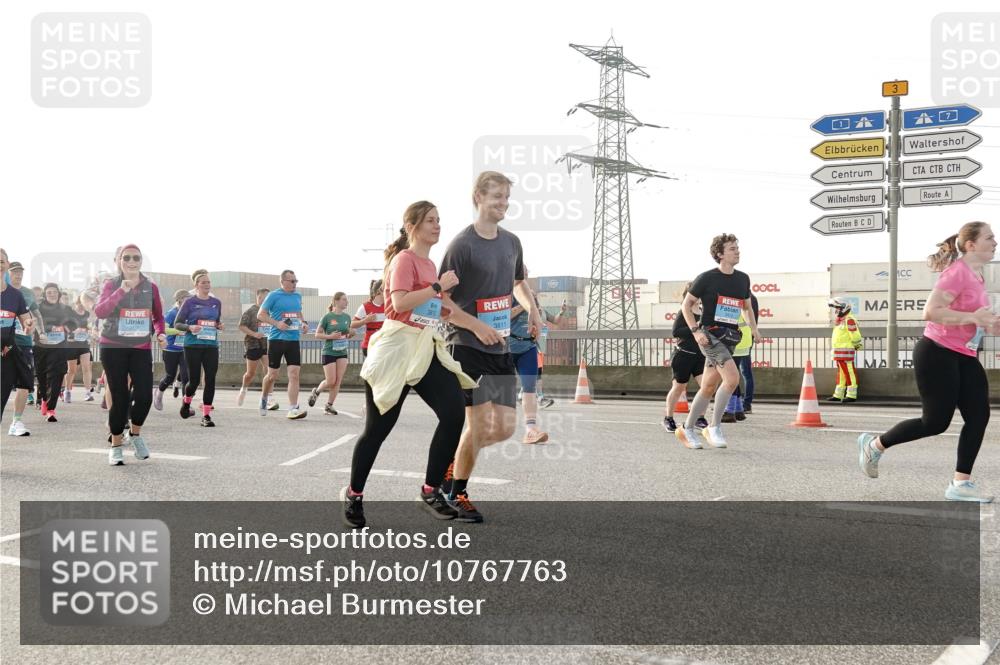 03.10.2026 - Köhlbrandbrückenlauf Michael Burmester http://msf.ph/oto/10767763 03.10.2026 09:25:09 Position 3 3, 3811 meine-sportfotos.de