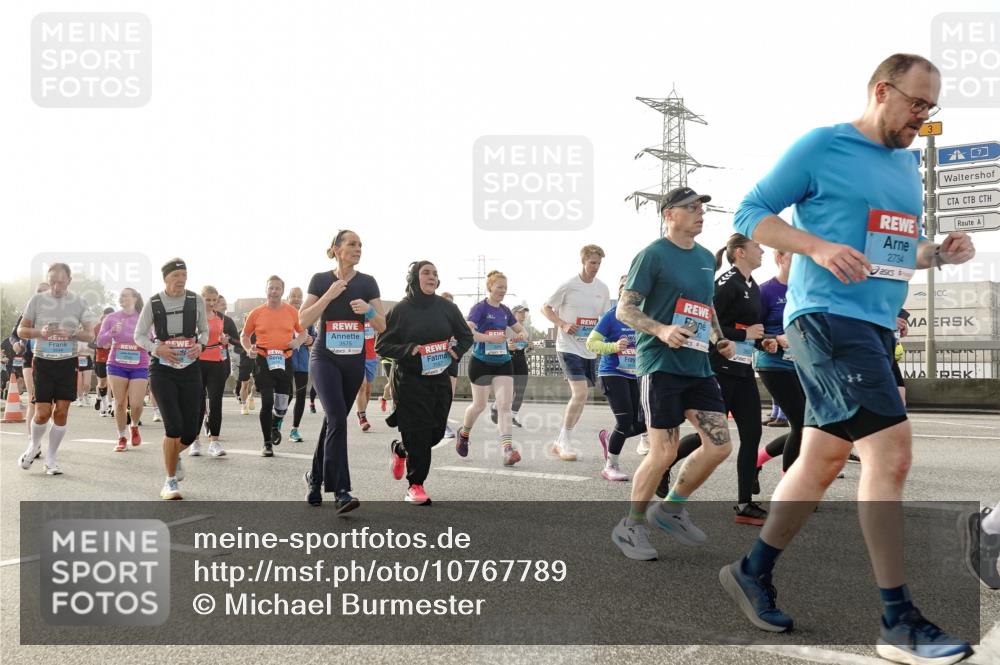 03.10.2026 - Köhlbrandbrückenlauf Michael Burmester http://msf.ph/oto/10767789 03.10.2026 09:25:13 Position 3 3575, 2734 meine-sportfotos.de