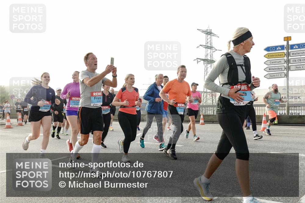 03.10.2026 - Köhlbrandbrückenlauf Michael Burmester http://msf.ph/oto/10767807 03.10.2026 09:25:15 Position 3 3544, 3749, 3 meine-sportfotos.de