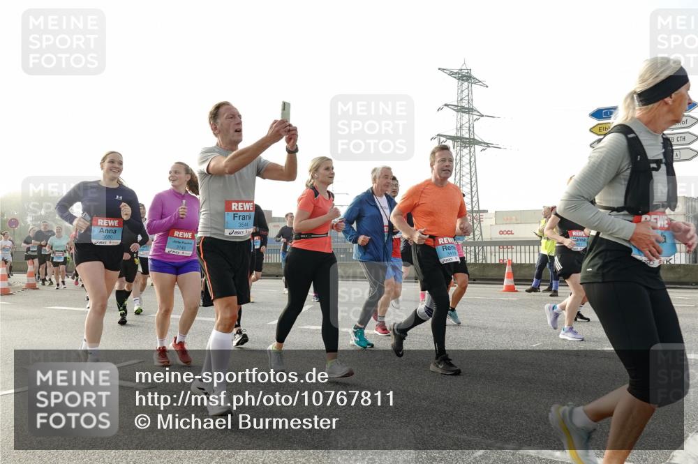 03.10.2026 - Köhlbrandbrückenlauf Michael Burmester http://msf.ph/oto/10767811 03.10.2026 09:25:15 Position 3 3544, 3419, 3749, 1, 3511 meine-sportfotos.de