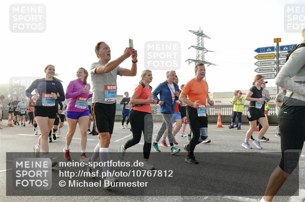 03.10.2026 - Köhlbrandbrückenlauf Michael Burmester http://msf.ph/oto/10767812 03.10.2026 09:25:15 Position 3 3680, 3749, 3544, 3419, 3 meine-sportfotos.de