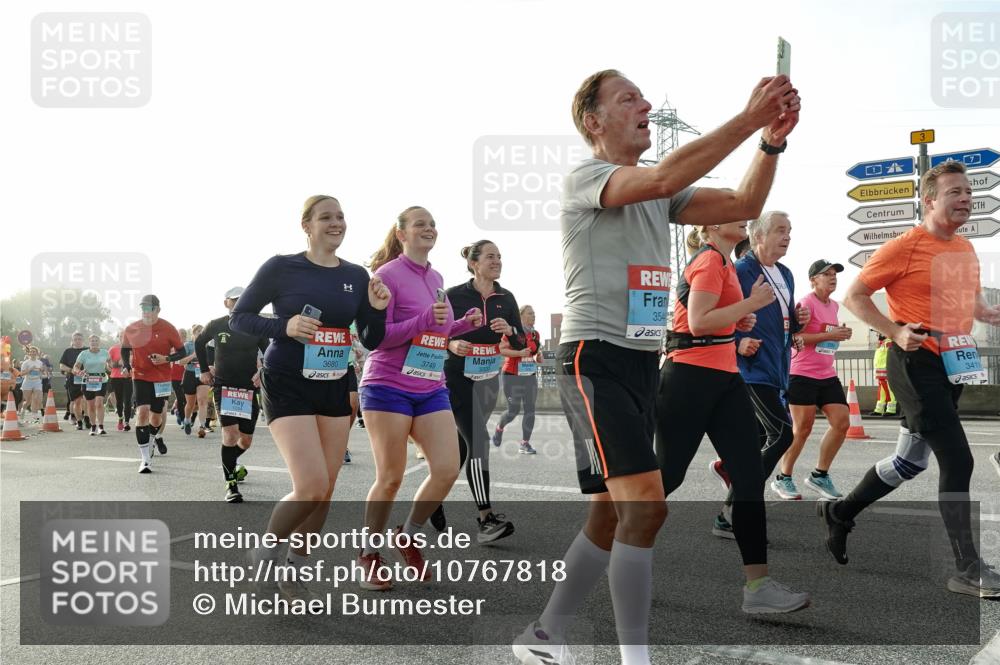 03.10.2026 - Köhlbrandbrückenlauf Michael Burmester http://msf.ph/oto/10767818 03.10.2026 09:25:16 Position 3 3749, 3680, 3540, 7, 3419 meine-sportfotos.de