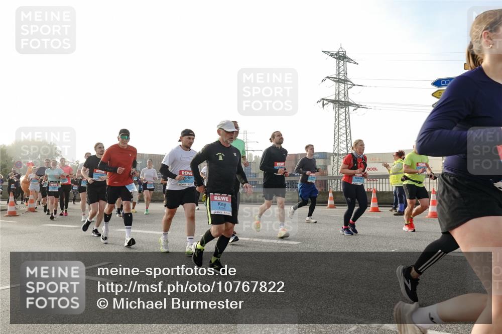 03.10.2026 - Köhlbrandbrückenlauf Michael Burmester http://msf.ph/oto/10767822 03.10.2026 09:25:17 Position 3 1294, 6, 1 meine-sportfotos.de