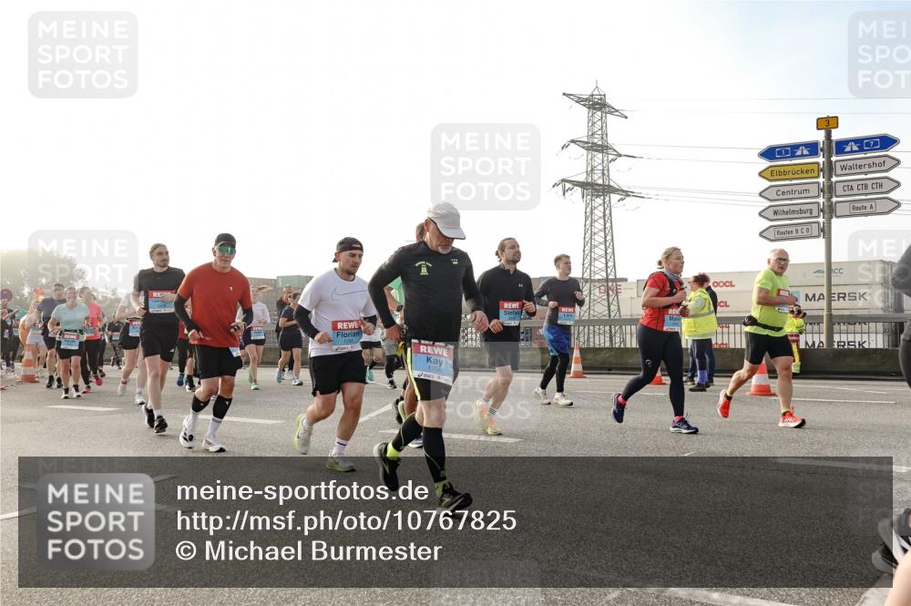 03.10.2026 - Köhlbrandbrückenlauf Michael Burmester http://msf.ph/oto/10767825 03.10.2026 09:25:17 Position 3 1295, 1294, 3 meine-sportfotos.de