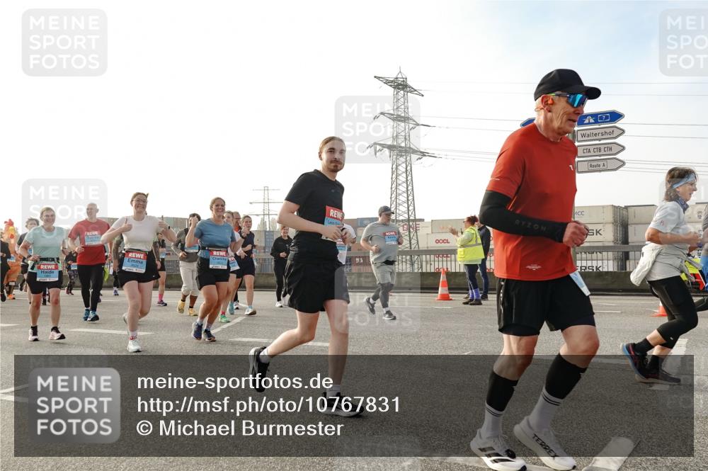 03.10.2026 - Köhlbrandbrückenlauf Michael Burmester http://msf.ph/oto/10767831 03.10.2026 09:25:19 Position 3  meine-sportfotos.de