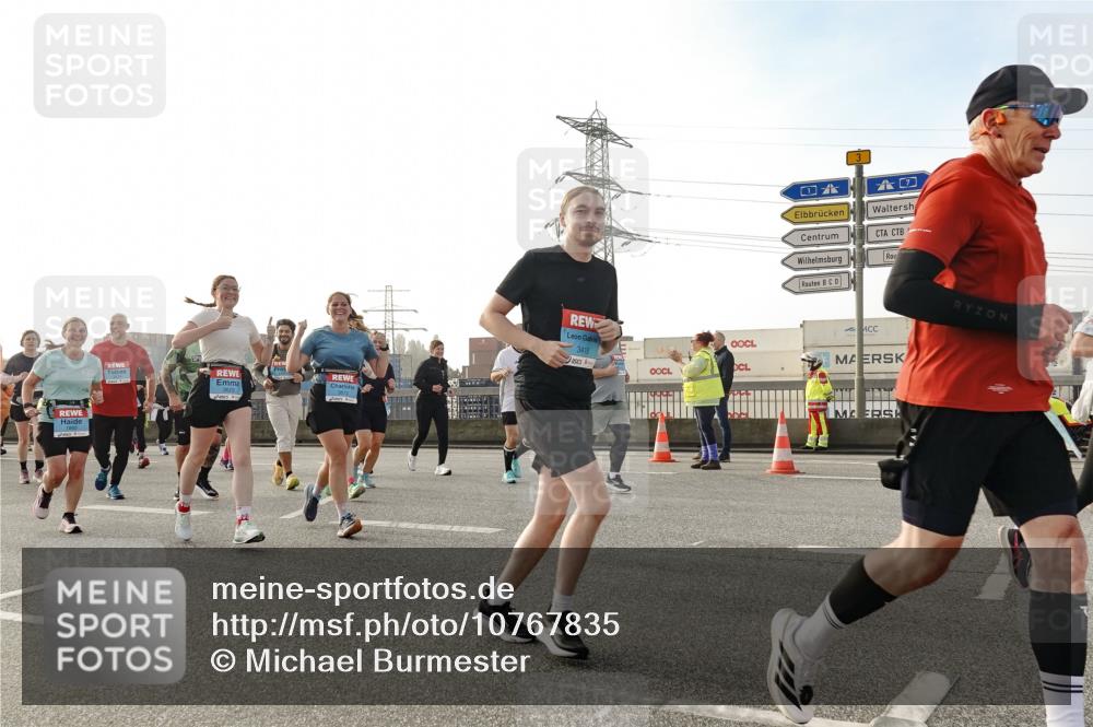 03.10.2026 - Köhlbrandbrückenlauf Michael Burmester http://msf.ph/oto/10767835 03.10.2026 09:25:19 Position 3 3418, 3 meine-sportfotos.de