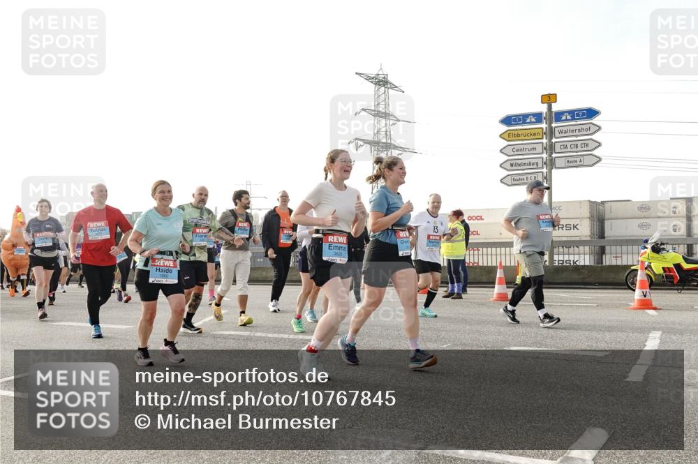 03.10.2026 - Köhlbrandbrückenlauf Michael Burmester http://msf.ph/oto/10767845 03.10.2026 09:25:20 Position 3 13 meine-sportfotos.de