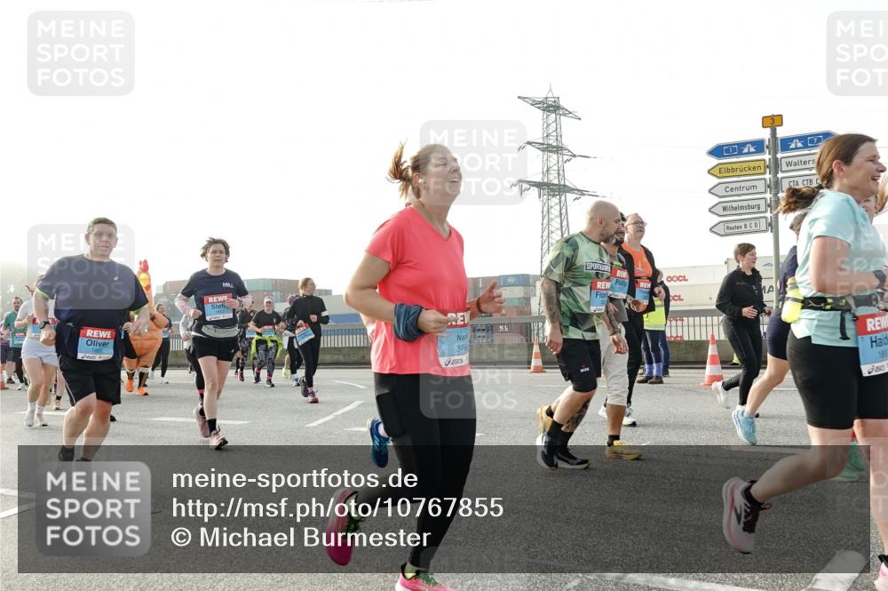 03.10.2026 - Köhlbrandbrückenlauf Michael Burmester http://msf.ph/oto/10767855 03.10.2026 09:25:22 Position 3 1895, 379, 185 meine-sportfotos.de