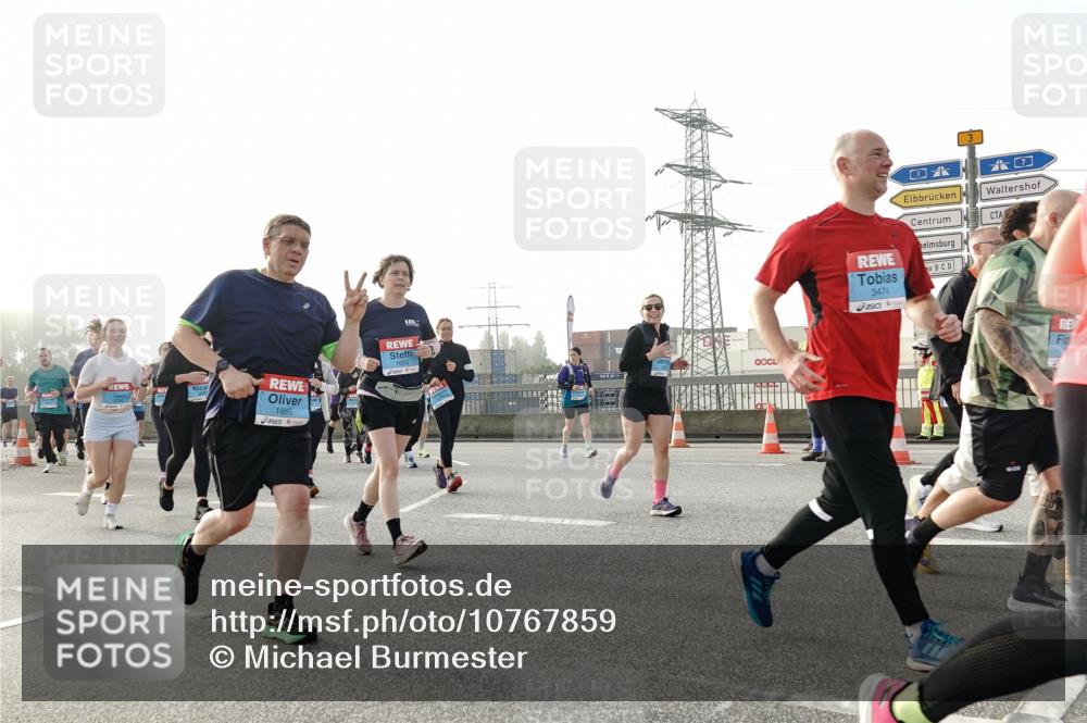 03.10.2026 - Köhlbrandbrückenlauf Michael Burmester http://msf.ph/oto/10767859 03.10.2026 09:25:22 Position 3 1895, 3, 3474 meine-sportfotos.de