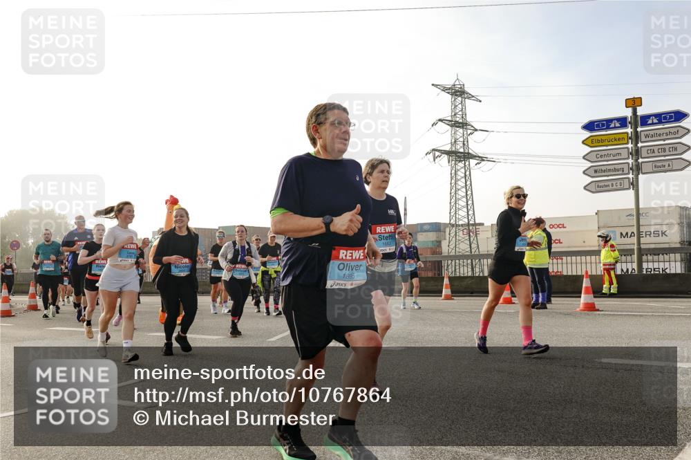 03.10.2026 - Köhlbrandbrückenlauf Michael Burmester http://msf.ph/oto/10767864 03.10.2026 09:25:23 Position 3 1895, 1663, 3 meine-sportfotos.de
