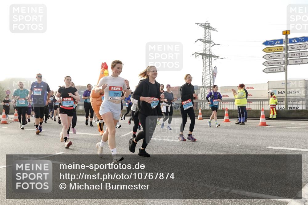 03.10.2026 - Köhlbrandbrückenlauf Michael Burmester http://msf.ph/oto/10767874 03.10.2026 09:25:24 Position 3 3795, 3000 meine-sportfotos.de