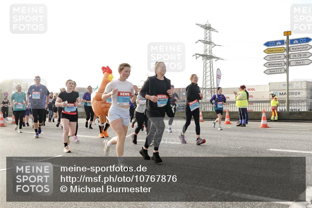 03.10.2026 - Köhlbrandbrückenlauf Michael Burmester http://msf.ph/oto/10767876 03.10.2026 09:25:24 Position 3 3795, 3660, 315, 3 meine-sportfotos.de