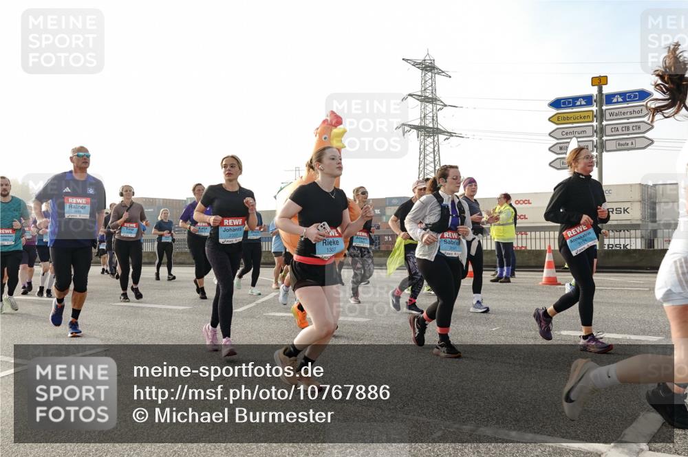 03.10.2026 - Köhlbrandbrückenlauf Michael Burmester http://msf.ph/oto/10767886 03.10.2026 09:25:25 Position 3 2337, 1307, 3151 meine-sportfotos.de