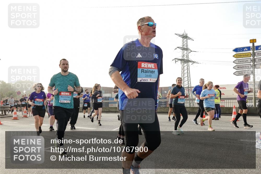 03.10.2026 - Köhlbrandbrückenlauf Michael Burmester http://msf.ph/oto/10767900 03.10.2026 09:25:27 Position 3 3664, 3449, 3475 meine-sportfotos.de