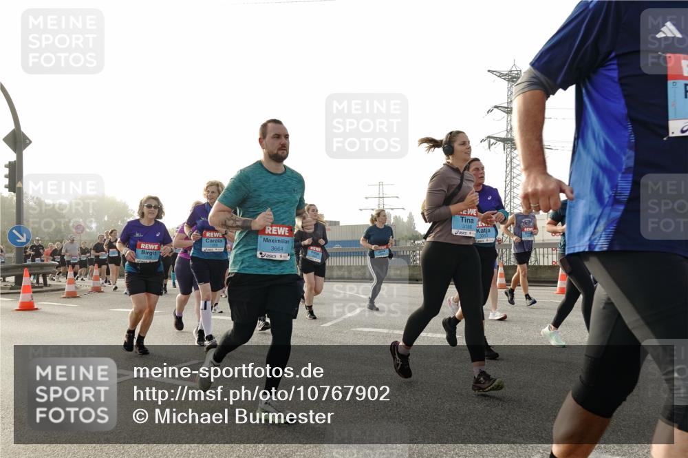03.10.2026 - Köhlbrandbrückenlauf Michael Burmester http://msf.ph/oto/10767902 03.10.2026 09:25:28 Position 3 3664, 3186 meine-sportfotos.de