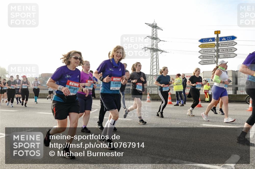 03.10.2026 - Köhlbrandbrückenlauf Michael Burmester http://msf.ph/oto/10767914 03.10.2026 09:25:29 Position 3 1256, 1258, 3 meine-sportfotos.de