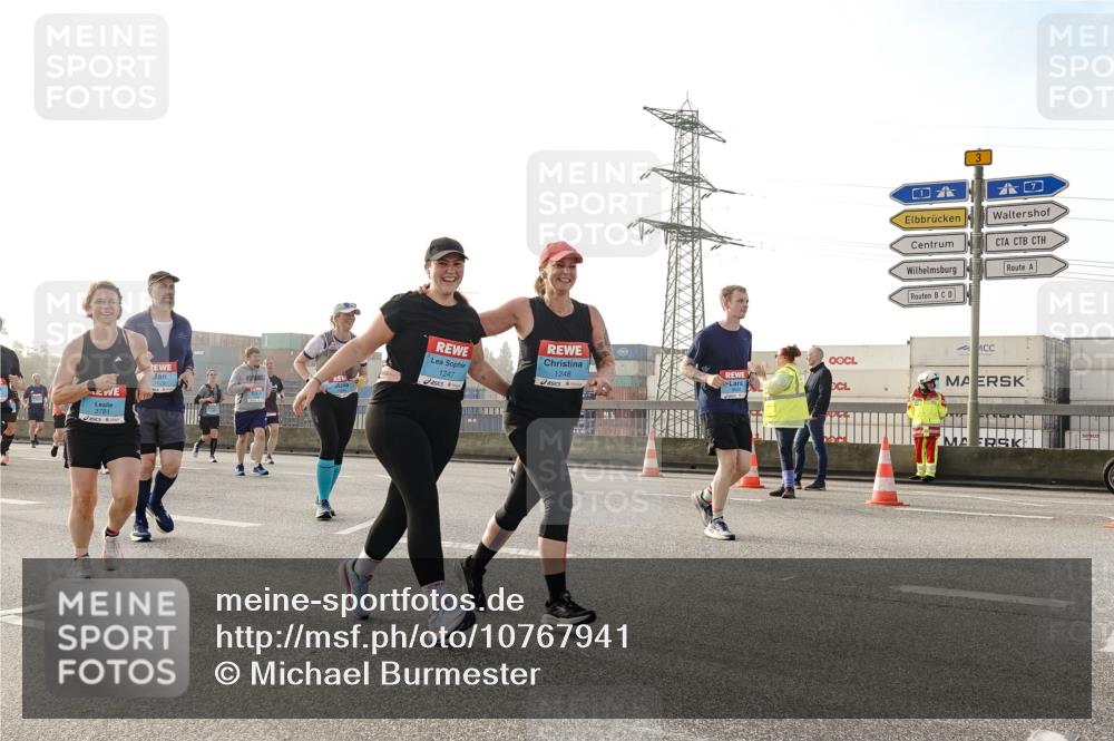 03.10.2026 - Köhlbrandbrückenlauf Michael Burmester http://msf.ph/oto/10767941 03.10.2026 09:25:33 Position 3 3781, 1247, 1248 meine-sportfotos.de