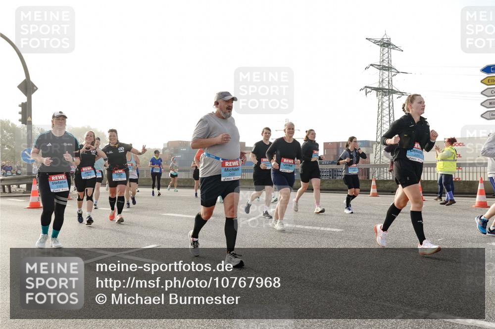 03.10.2026 - Köhlbrandbrückenlauf Michael Burmester http://msf.ph/oto/10767968 03.10.2026 09:25:38 Position 3 2802 meine-sportfotos.de
