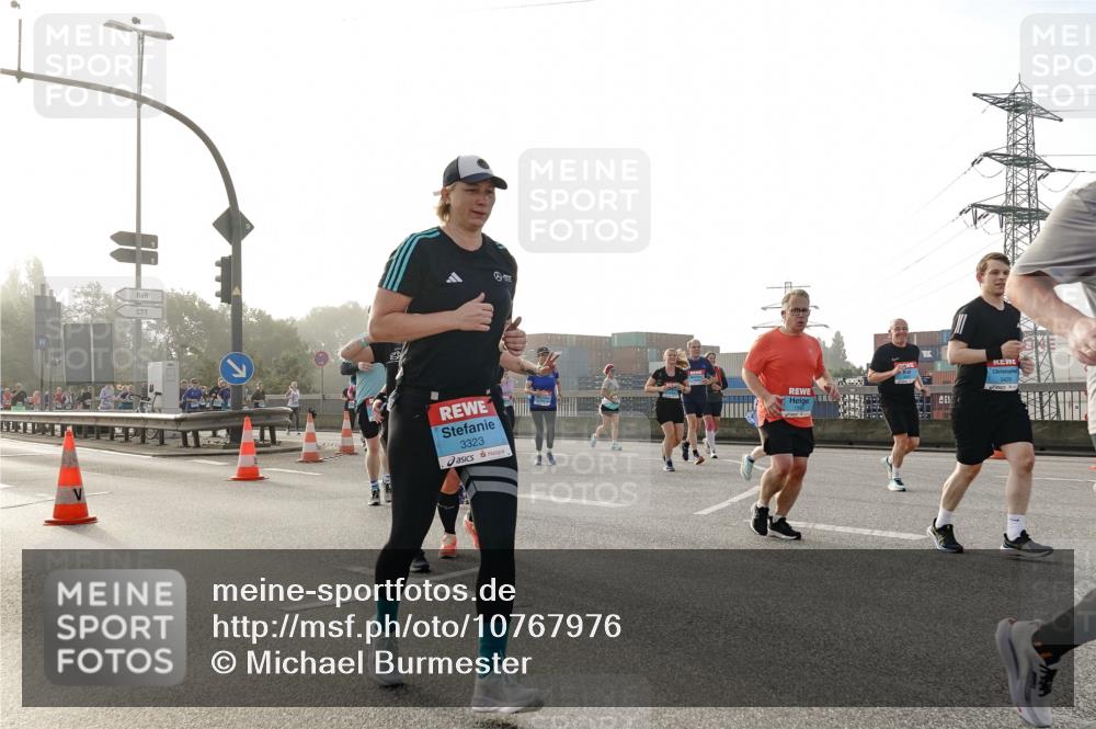 03.10.2026 - Köhlbrandbrückenlauf Michael Burmester http://msf.ph/oto/10767976 03.10.2026 09:25:39 Position 3 3323, 3426 meine-sportfotos.de
