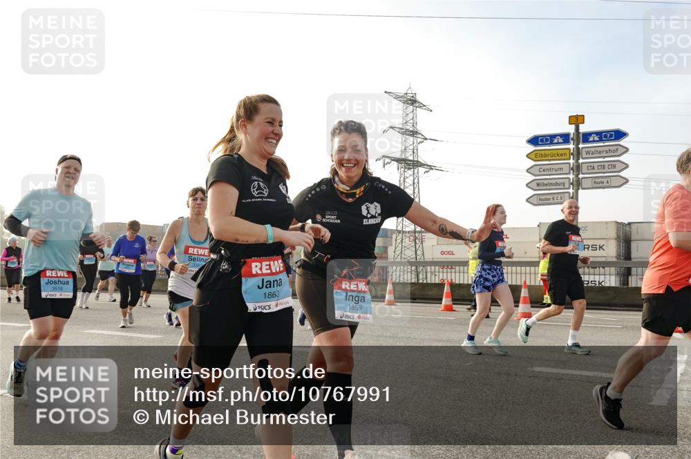 03.10.2026 - Köhlbrandbrückenlauf Michael Burmester http://msf.ph/oto/10767991 03.10.2026 09:25:41 Position 3 3518, 1863, 1859, 3 meine-sportfotos.de