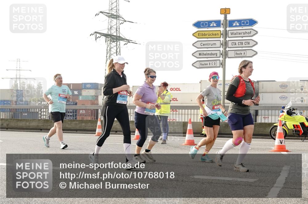 03.10.2026 - Köhlbrandbrückenlauf Michael Burmester http://msf.ph/oto/10768018 03.10.2026 09:25:45 Position 3 1410, 3170, 3, 1008, 1950 meine-sportfotos.de
