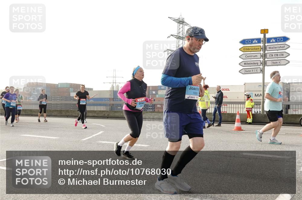 03.10.2026 - Köhlbrandbrückenlauf Michael Burmester http://msf.ph/oto/10768030 03.10.2026 09:25:47 Position 3 3, 1658, 129 meine-sportfotos.de