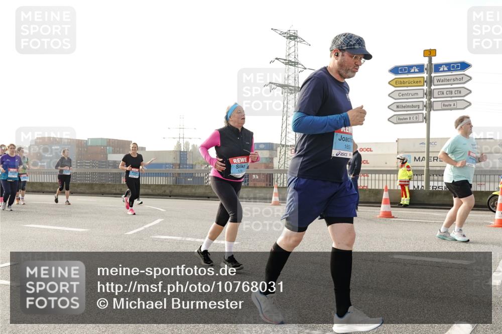 03.10.2026 - Köhlbrandbrückenlauf Michael Burmester http://msf.ph/oto/10768031 03.10.2026 09:25:47 Position 3 129, 141, 165 meine-sportfotos.de