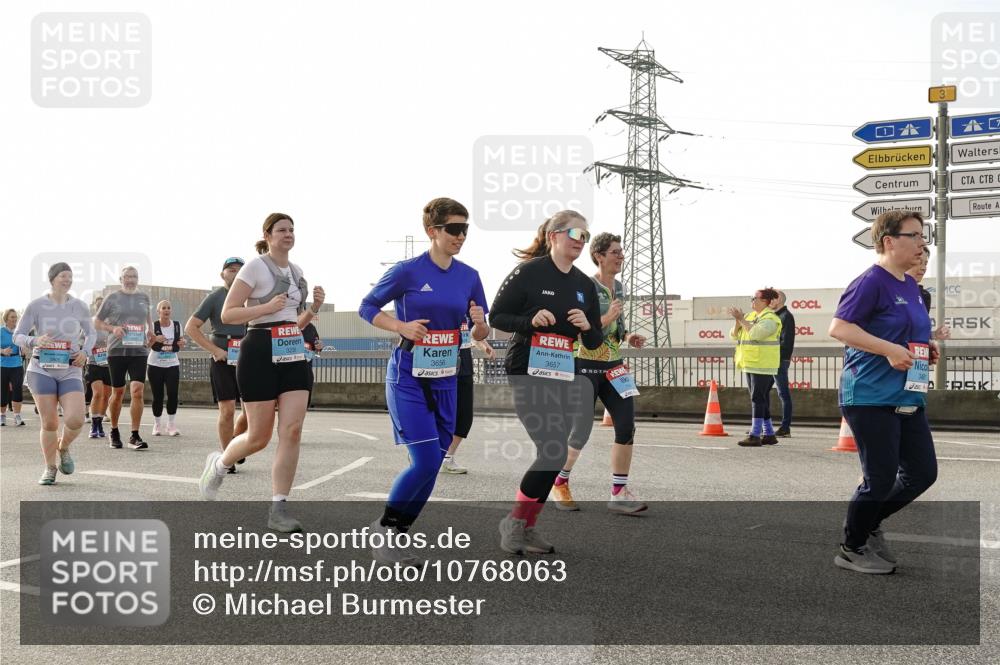 03.10.2026 - Köhlbrandbrückenlauf Michael Burmester http://msf.ph/oto/10768063 03.10.2026 09:25:52 Position 3 3657, 3656 meine-sportfotos.de