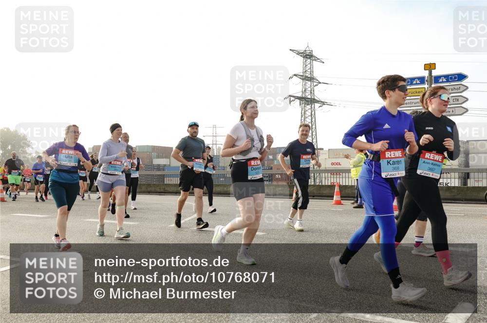 03.10.2026 - Köhlbrandbrückenlauf Michael Burmester http://msf.ph/oto/10768071 03.10.2026 09:25:53 Position 3 3195, 3, 3656, 3657 meine-sportfotos.de