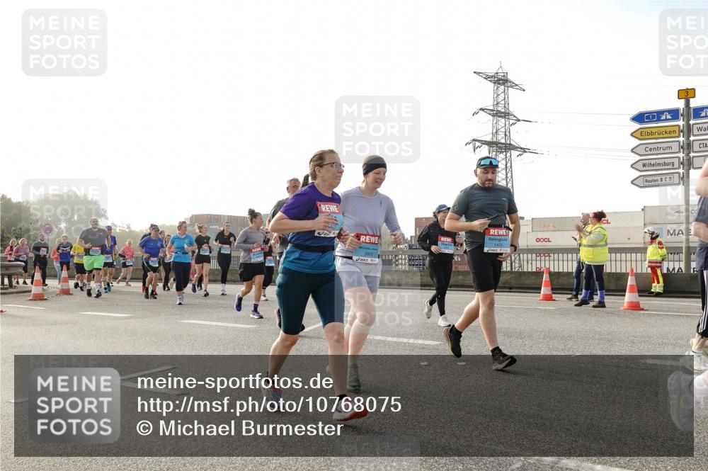 03.10.2026 - Köhlbrandbrückenlauf Michael Burmester http://msf.ph/oto/10768075 03.10.2026 09:25:54 Position 3 1403, 3805, 3 meine-sportfotos.de