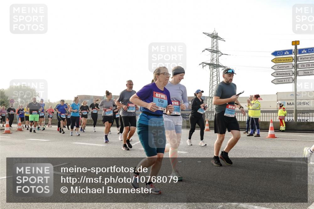 03.10.2026 - Köhlbrandbrückenlauf Michael Burmester http://msf.ph/oto/10768079 03.10.2026 09:25:54 Position 3 3195, 805, 1403, 3 meine-sportfotos.de