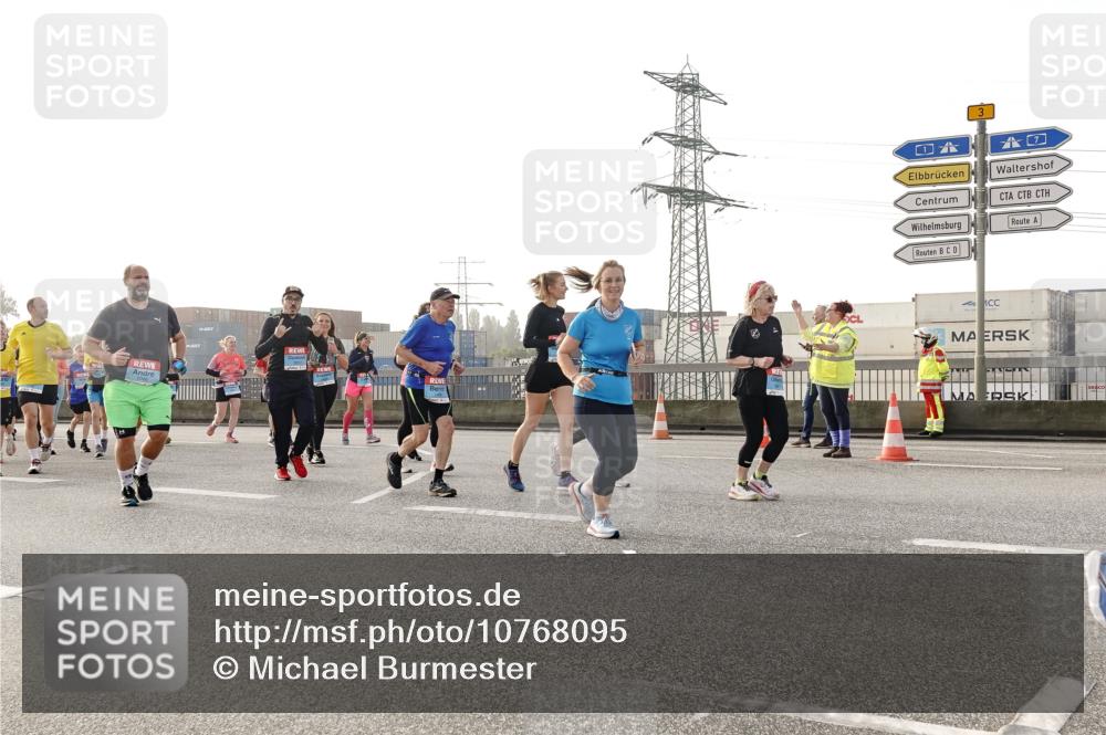 03.10.2026 - Köhlbrandbrückenlauf Michael Burmester http://msf.ph/oto/10768095 03.10.2026 09:25:58 Position 3  meine-sportfotos.de