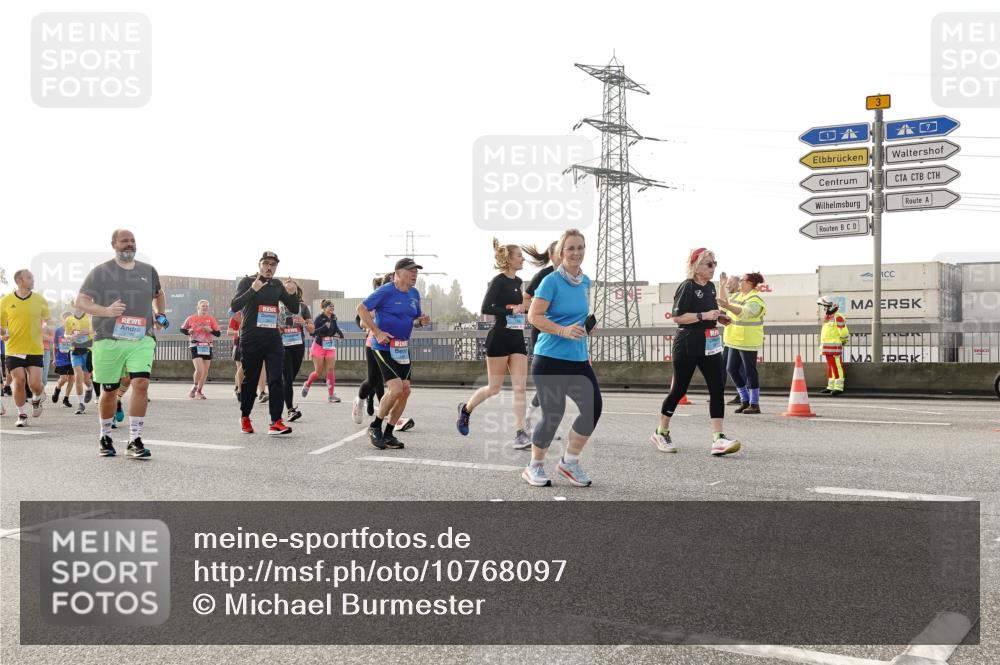 03.10.2026 - Köhlbrandbrückenlauf Michael Burmester http://msf.ph/oto/10768097 03.10.2026 09:25:58 Position 3 3 meine-sportfotos.de