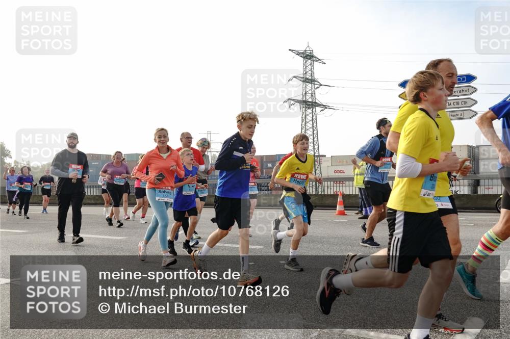 03.10.2026 - Köhlbrandbrückenlauf Michael Burmester http://msf.ph/oto/10768126 03.10.2026 09:26:02 Position 3 1727, 1726, 7, 200 meine-sportfotos.de